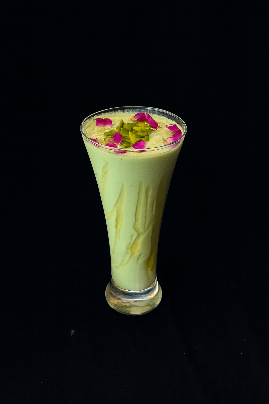 AVOCADO JUICE TOPPED WITH PISTASHIO